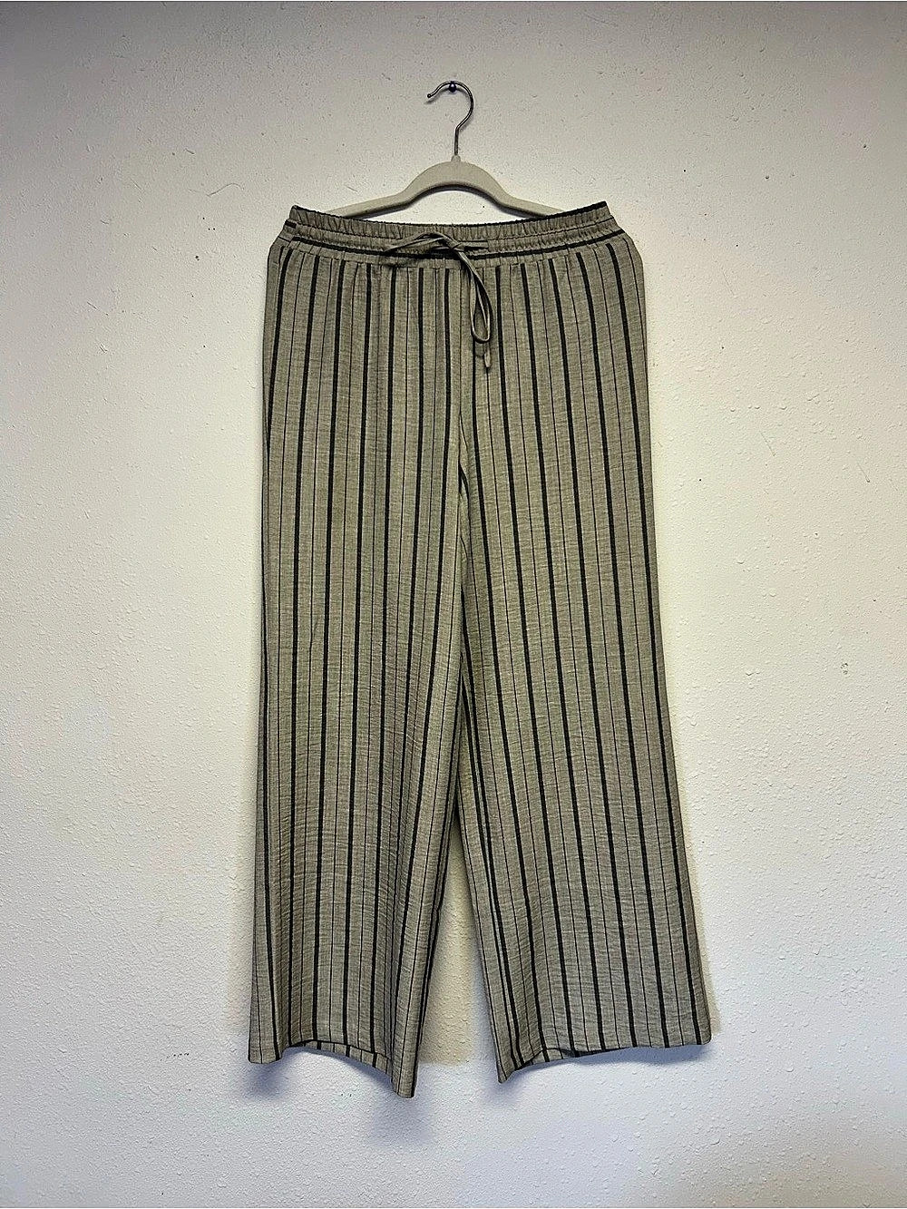 NYC Beige Gray Striped Wide Leg Pull On Pants Small